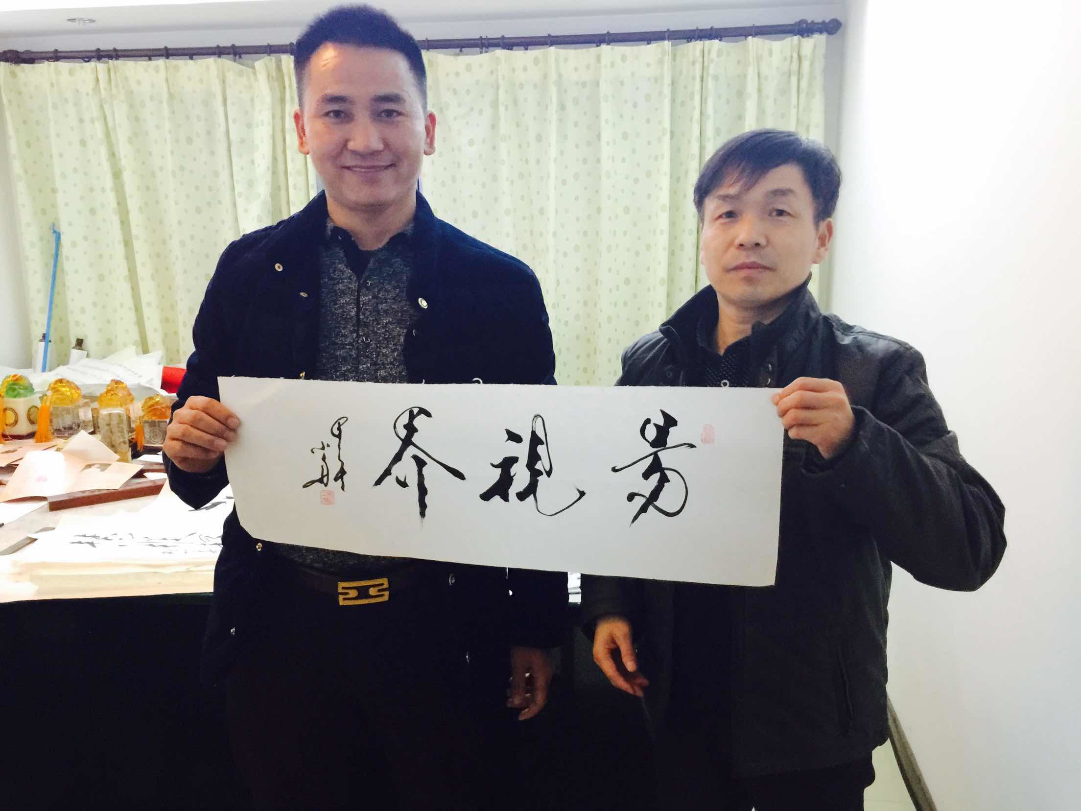 中國書畫藝術(shù)家胡小舟親筆為易視界品牌提筆留念