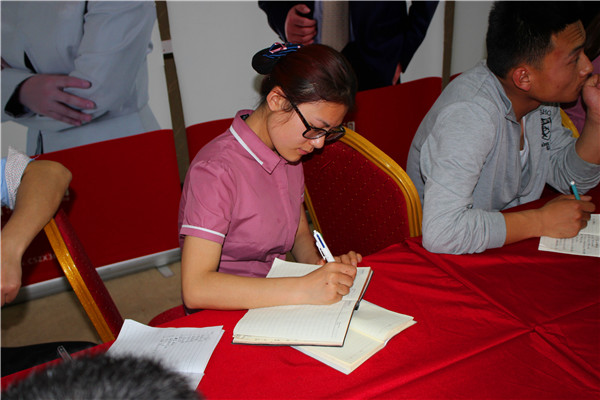 現場認真做作業(yè)的易視界伙伴們