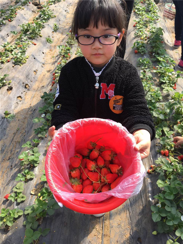 易視界小客戶開心的展示自己的勞動成果