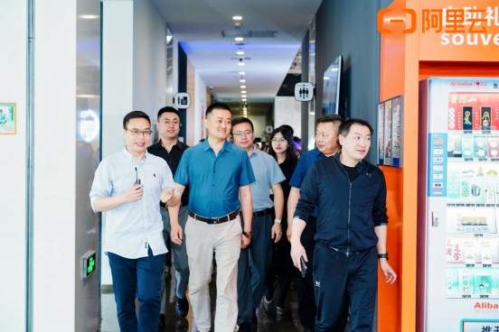 易視界創(chuàng)始人游學阿里巴巴 樹立頂尖行業(yè)目標