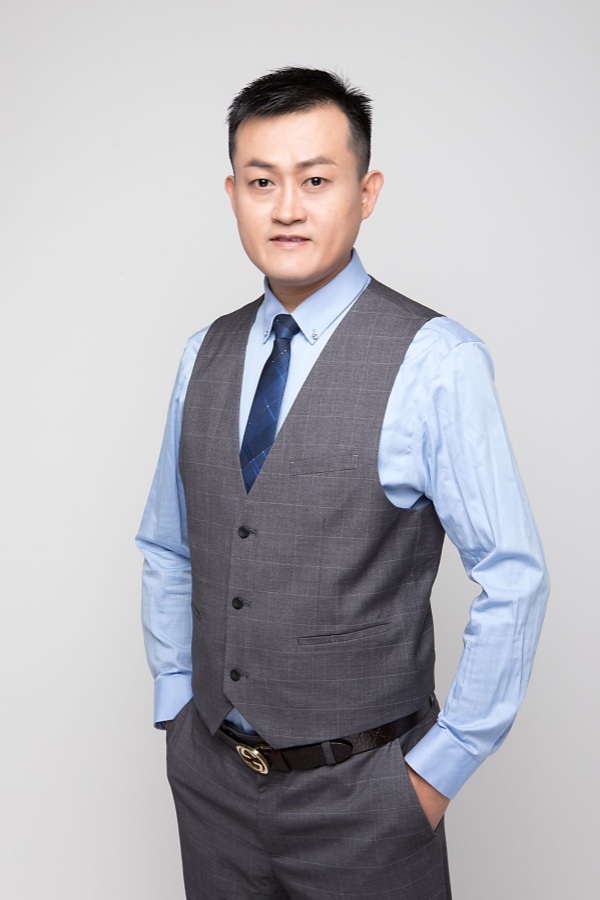 恭喜易視界創(chuàng)始人榮獲香港國學(xué)發(fā)展研究院終身榮譽(yù)教授稱號(hào)