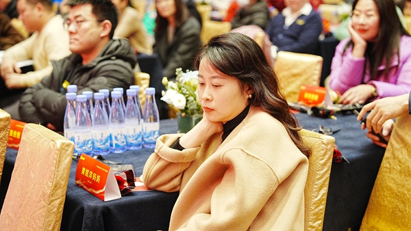 易視界17載感恩如光同行共同守護清晰視界客戶答謝會圖集