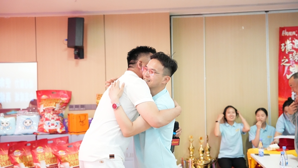 易視界2025年4月嘉獎會暨5月啟動大會精彩瞬間