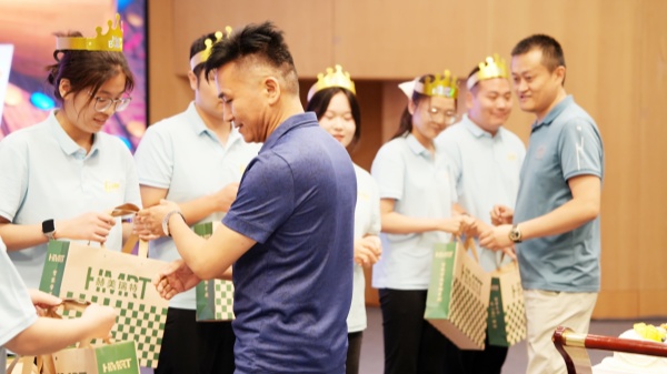 易視界溫馨的集體生日