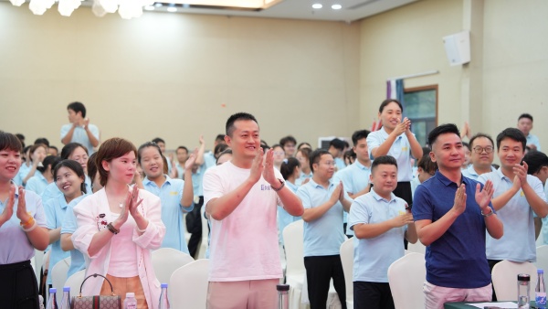 易視界2025年7月嘉獎(jiǎng)會(huì)暨8月啟動(dòng)大會(huì)精彩瞬間