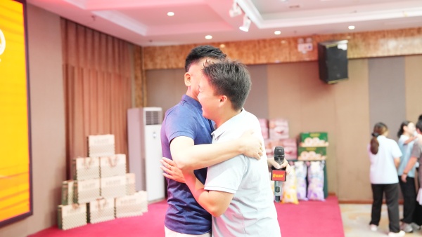 易視界2025年8月嘉獎會暨9月啟動大會精彩圖集