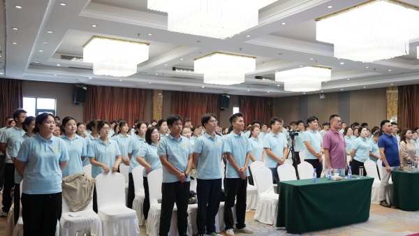 易視界2025年8月嘉獎會暨9月啟動大會精彩圖集