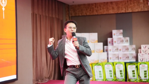 易視界2025年10月嘉獎(jiǎng)會(huì)暨11月啟動(dòng)大會(huì)精彩瞬間