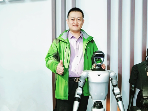 易視界品牌創(chuàng)始人走進(jìn)杭州六小龍-宇樹(shù)科技