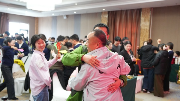 易視界2025年11月嘉獎會暨12月啟動大會精彩圖集