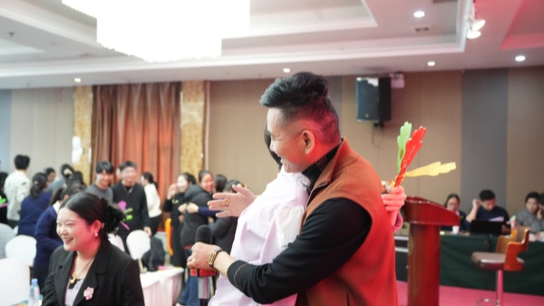 易視界2025年11月嘉獎會暨12月啟動大會精彩圖集